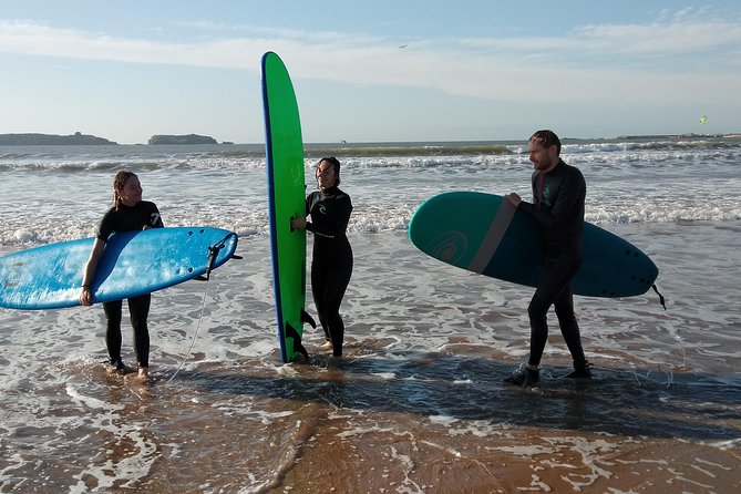 2h surfing in uncrowded spots - Who This Surf Lesson Is Best For