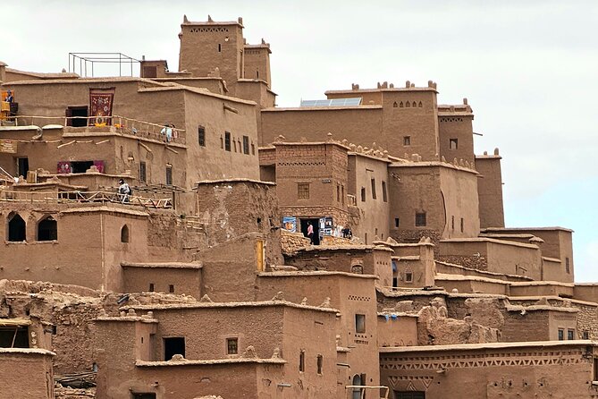 4 Days Desert Safari Tour from Marrakech to Merzouga - Day 2: Tinghir to Todra Gorge, then the long push toward Merzouga