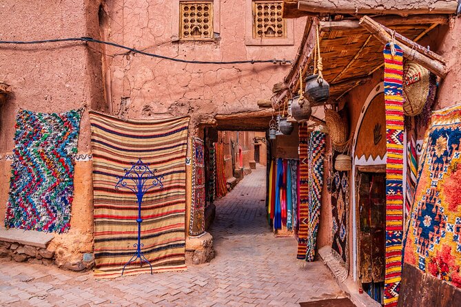 5 days private Casablanca tour to Marrakech via Fès and desert - Day 5: Koutoubia, Menara, Saadian Tombs, Bahia Palace, Jemaa el-Fnaa