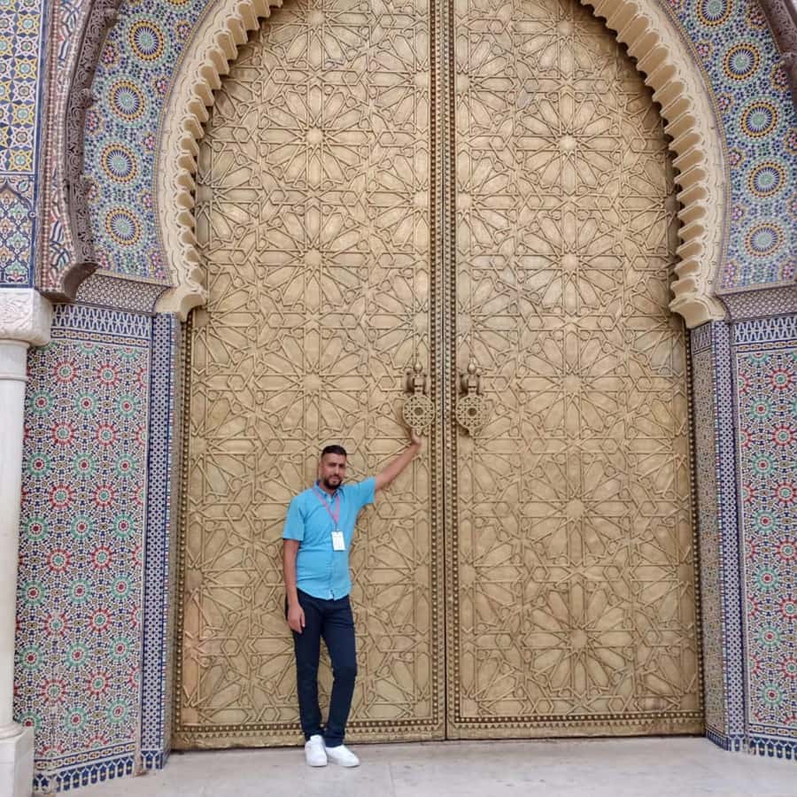 A tour with an expert guide in the old city of Fez - Bab Bou Jeloud and the start of Fez’s big visual story