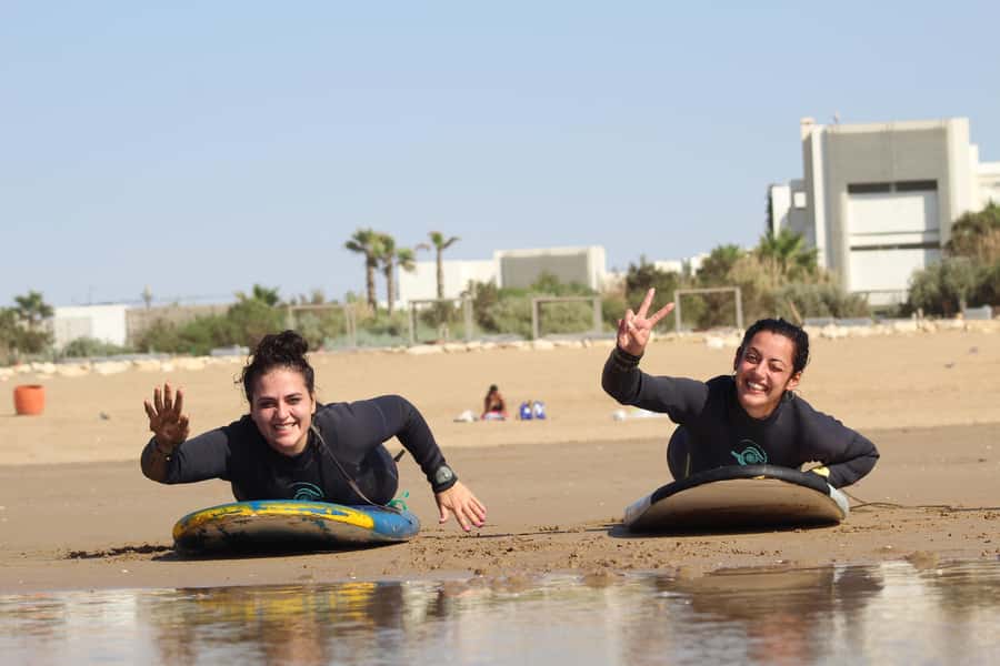 Agadir: Beginner Surf Lesson – Equipment Included - What happens in your first 30 to 45 minutes on land