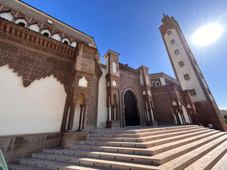 Agadir: Kasbah, Souk, and Marina City Tour with Hotel Pickup - Souk El Had in One Guided Hour: Shopping Without the Headache