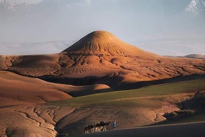 Agafay Desert dinner & camel ride with show - Why Agafay is such an easy Marrakech desert plan