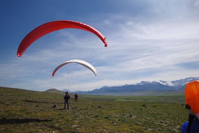 Agafay Desert Paragliding DUO Experience from Marrakech - Who Should Book, and Who Should Pause?