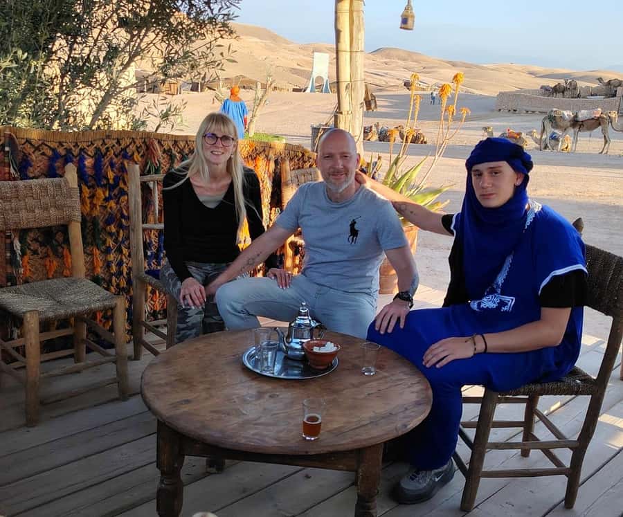 Agafay Desert Sunset Tour with Camel Ride ,Dinner and Show - Private Luxury or Shared Tour: Which Fits You?