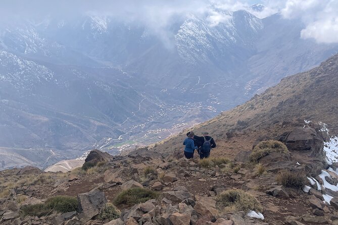 Atlas Mountains Full-Day Hike & Summit Experience from Marrakech - Lunch on a 2,300m pass: the meal that actually belongs on the mountain