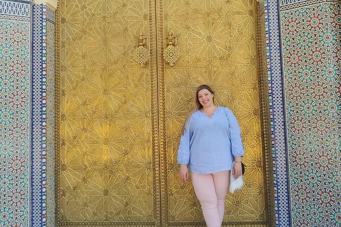Authentic Fez tour - Stop 1: Zaouia of Moulay Idriss II, founder-level reverence