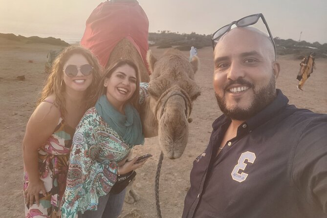 Camel ride in Tanger - The 30-minute camel ride along the beach: what it feels like in real life