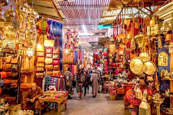 Casablanca Airport Layover Tour with Return to Airport or Hotel Dropoff - Why a Casablanca layover tour beats waiting at the airport