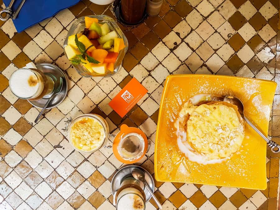 Casablanca: Central Market Food Tour with Tastings and Lunch - Street Food Tastings and the 3 to 4 Course Fish Lunch