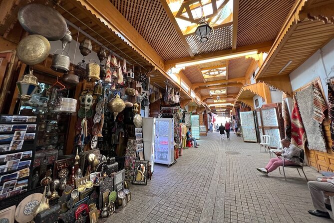 Casablanca City Tour: Hassan II Mosque, Arab League Park & Sights - Old Medina on foot: quick guidance through narrow alleys