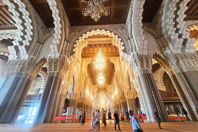 Casablanca Cruise break Tour including Guided Mosque Ticket - Key things you will notice right away