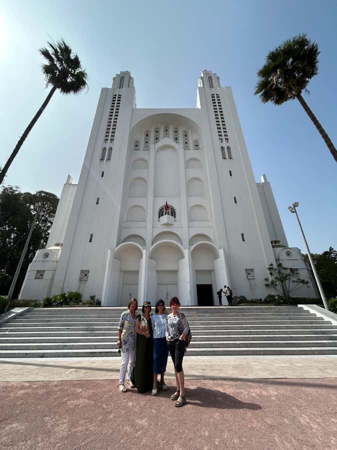Casablanca Day Tour from Marrakech and Big Mosque Visit - Hassan II Mosque, entry rules, dress code, and what makes it special