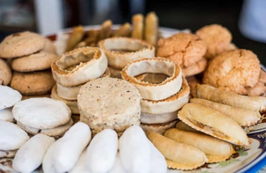 Casablanca: Food Tour with Tastings in Quartier Habous - What you’ll likely eat and drink, without guessing