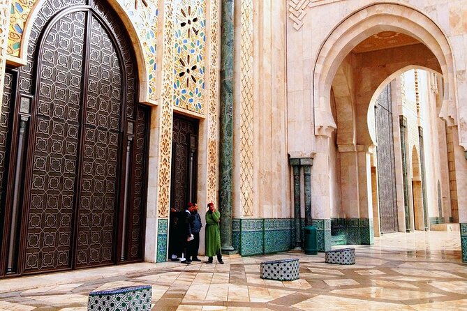 Casablanca Guided Tour with Hassan II Mosque Admission - Old Medina streets and Quartier Habous, where timelines overlap