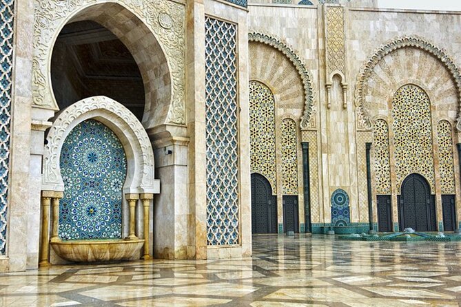 Casablanca Guided Tour with Hassan II Mosque Admission - Hassan II Mosque to Rick’s Café, film fame in 10 minutes