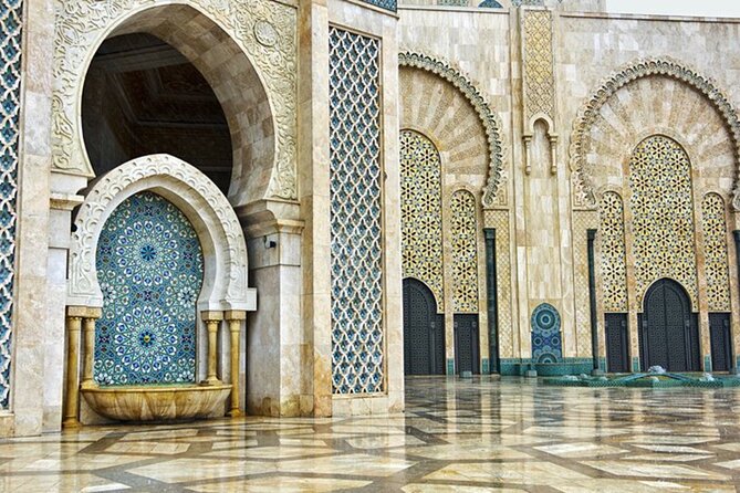 Casablanca: Hassan II Mosque & City Highlights Tour - Rick’s Café photo stop, nostalgia you can actually manage