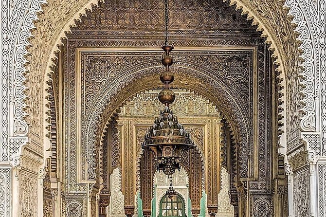 Casablanca: Hassan II Mosque & City Highlights Tour - Notre Dame de Lourdes, a surprising contrast