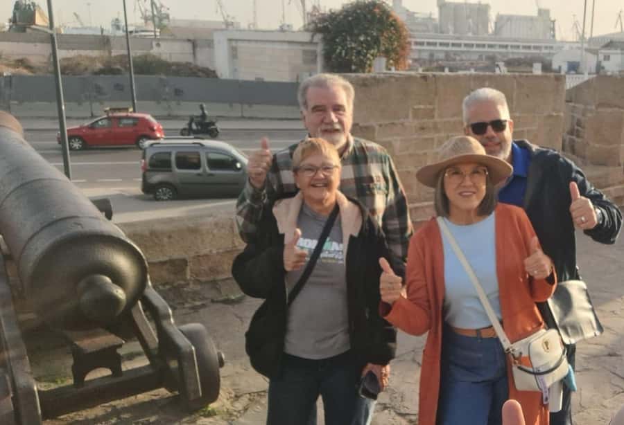 Casablanca: Hidden Gems with Round-Trip Hotel Transfer - Central Market and the Royal Palace area, where you see daily Casablanca