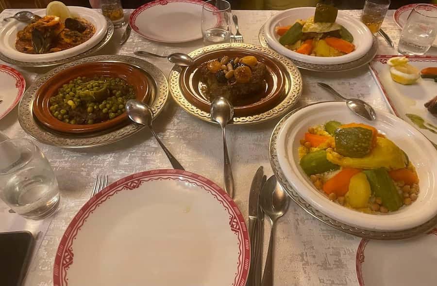 Casablanca: Layover Sightseeing Tour with Airport Transfer - Key highlights at a glance
