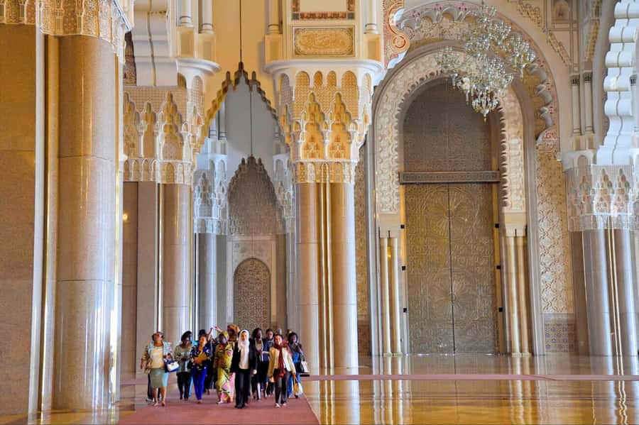 Casablanca: Layover Sightseeing Tour with Airport Transfer - Habous neighborhood: tea, shopping, and a different Casablanca vibe