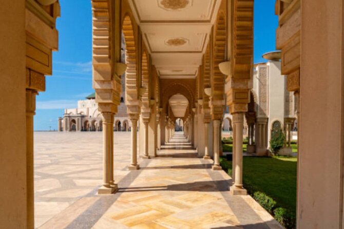 Casablanca Private City Tour - Marche Central Casablanca: 1917 architecture and seafood under a cupola