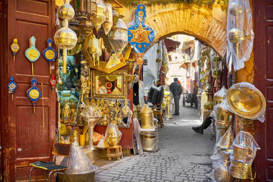 Casablanca to Fez: Scenic & Historical Day Trip with Lunch - Your Medina Walk and Included Lunch: The Pace That Decides the Day