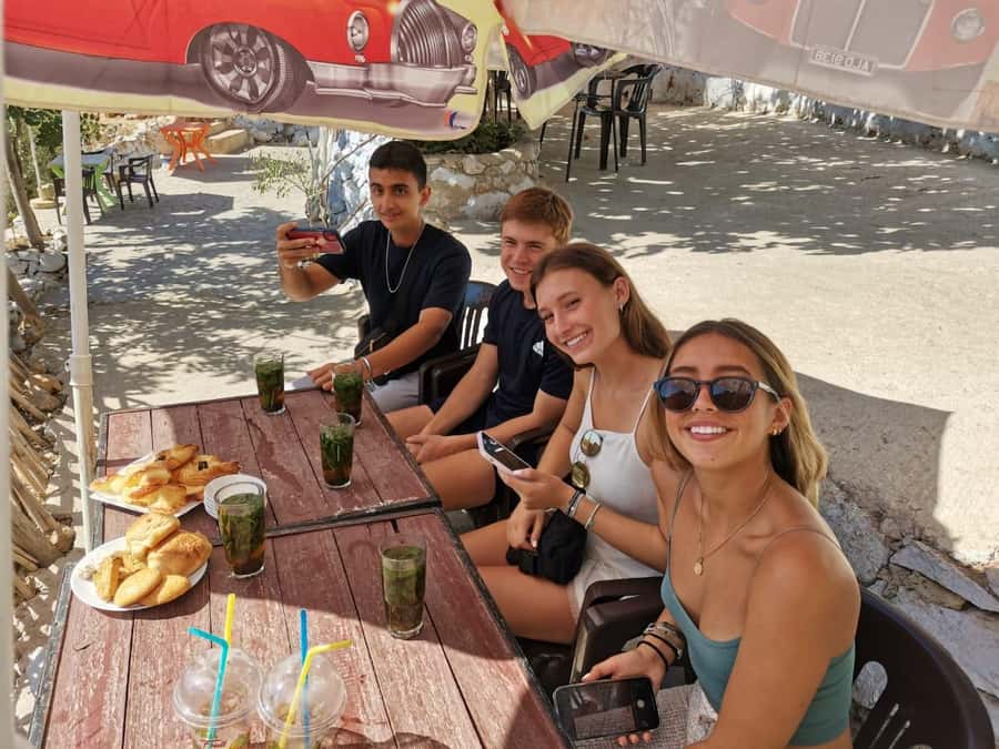 Chefchaouen: Guided Food Tour with over 6 Tasting Stops - Entering Chefchaouen through the Medina gate