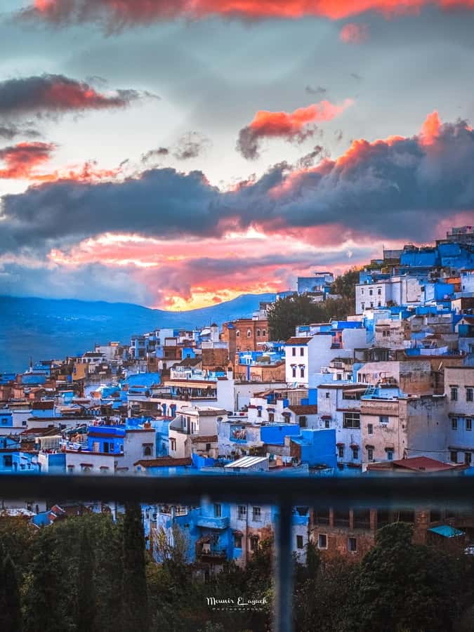 Chefchaouen tour guide - Medina highlights: Mohammed V Square, City Hall, the Great Mosque, and shop time