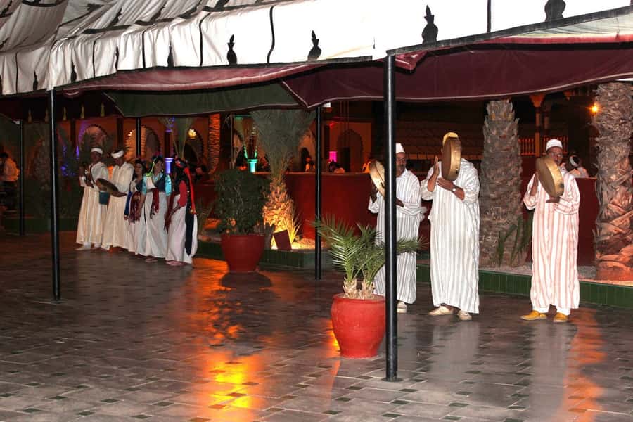 Chez Ali Dinner & Horsemen Show From Marrakech - Getting there from your riad or hotel: transfers and timing reality