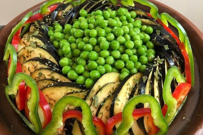 Cook Moroccan Food & Try on Traditional Clothes like a local - Tips to Make the Most of Your Evening