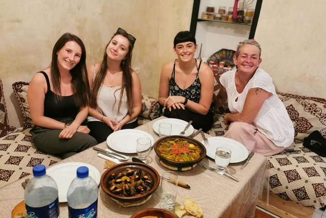 Cooking class with Chef Najla - Group Size and How Tasks Get Shared in a Small Kitchen
