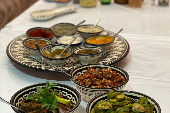 Cooking class with Yassine and family - The market stop that makes the cooking make sense