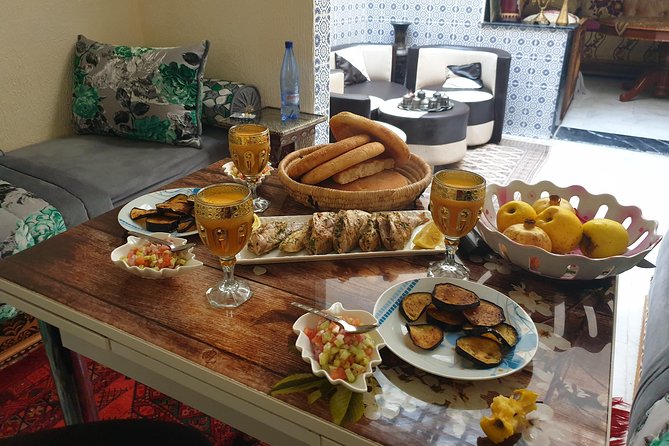 Cours de cuisines chez l'habitant - The souk ingredient hunt, and what to pay attention to