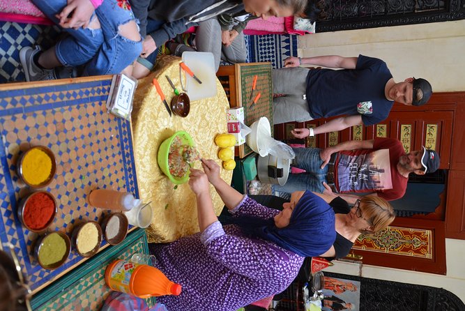 Cours de cuisines chez l'habitant - Getting started with hotel pickup and a smooth rhythm