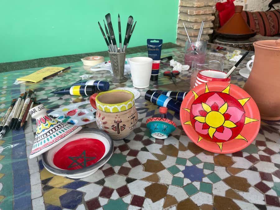 Creative Painting on Fes Pottery - Choosing your pottery: the souvenir part you will keep