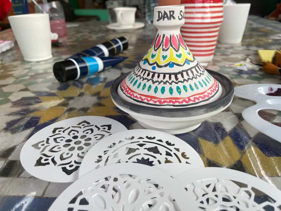Creative Painting on Fes Pottery - Painting in the real way, pigment mixing and steady guidance