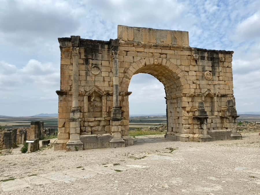 Cultural Day Trip meknes Volubilis in a Small Group OF 8 - Volubilis UNESCO ruins: how to use your 80 minutes well