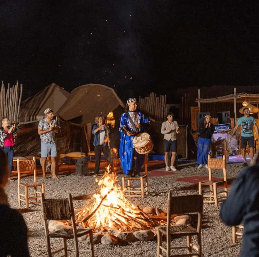 Dinner show in agafay Desert 1h quad bike & 20 min camels - Quad bike in Agafay: 70 minutes, helmets, and real dune time