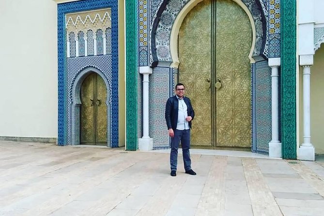 Discover Fez and its hidden secrets - Bab Bou Jeloud gate: the feeling of entering a story