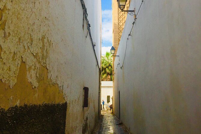 Discovering Life & Walk Inside Old Medina /With Taxi Back Hotel - Moroccan tea break: slow down and read the room