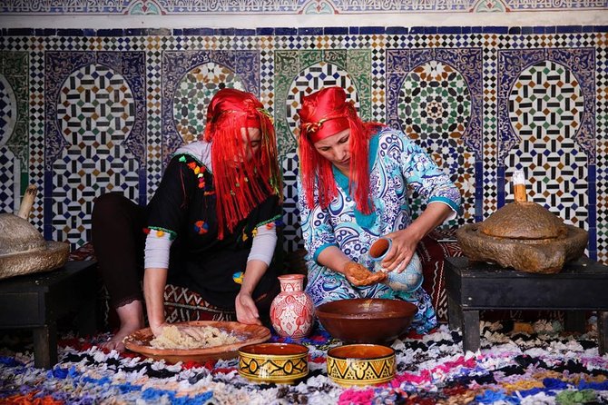 Discovery of Moroccan Culinary Heritage, History and Secrets - Tea ceremony on the terrace: a small ritual that fixes the meal