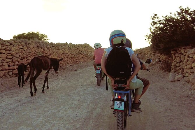 Discovery Tour around Essaouira by Electric Motorcycle - Getting Set Up: Helmets, Bike Colors, and a Practice Start