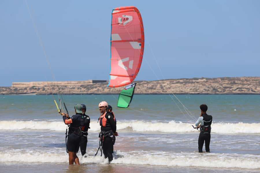 Essaouira: 2-hour kitesurfing lesson (all levels) - The first big lesson for beginners, kite control on the sand