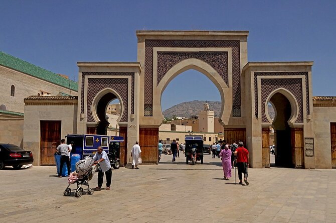 Exclusive Fez Medina Walking Tour with Private Guide - Al-Qarawiyyin area: mosques and the feel of old learning
