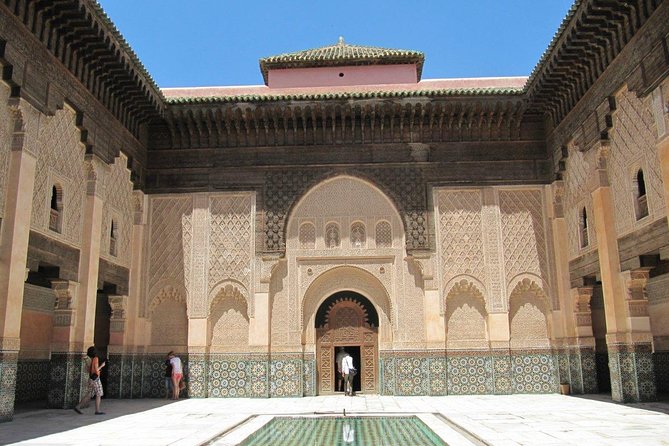 Excursion Marrakech from Agadir one day - Lunch pause and paying for your own meal
