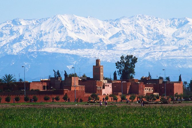 Exploring Marrakesh in half-day sightseeing tour - Saadian Tombs and the Kasbah edge