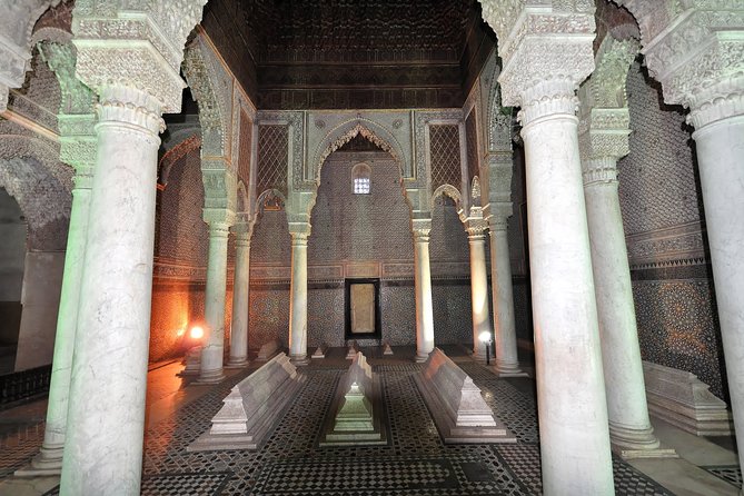 Exploring Marrakesh in half-day sightseeing tour - A quick look at Guéliz and a royal landmark