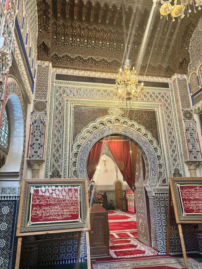 Fes: Museum, Al Attarine Madrasa & Tannery and Medina Tour - Karaouiyine Mosque and University Area: Turning Respect Into Comfort