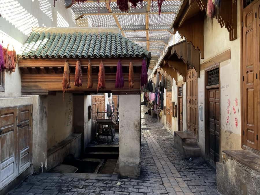Fes: Museum, Al Attarine Madrasa & Tannery and Medina Tour - Where You Meet and How the Tour Starts in Real Life